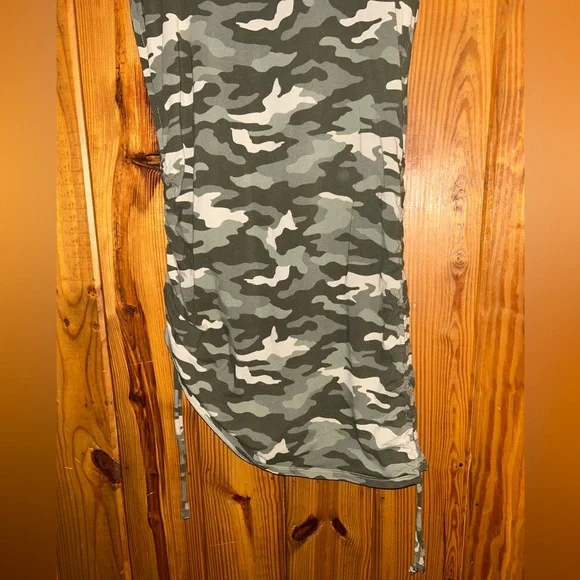 Pink camo fitted dress - Picture 5 of 5